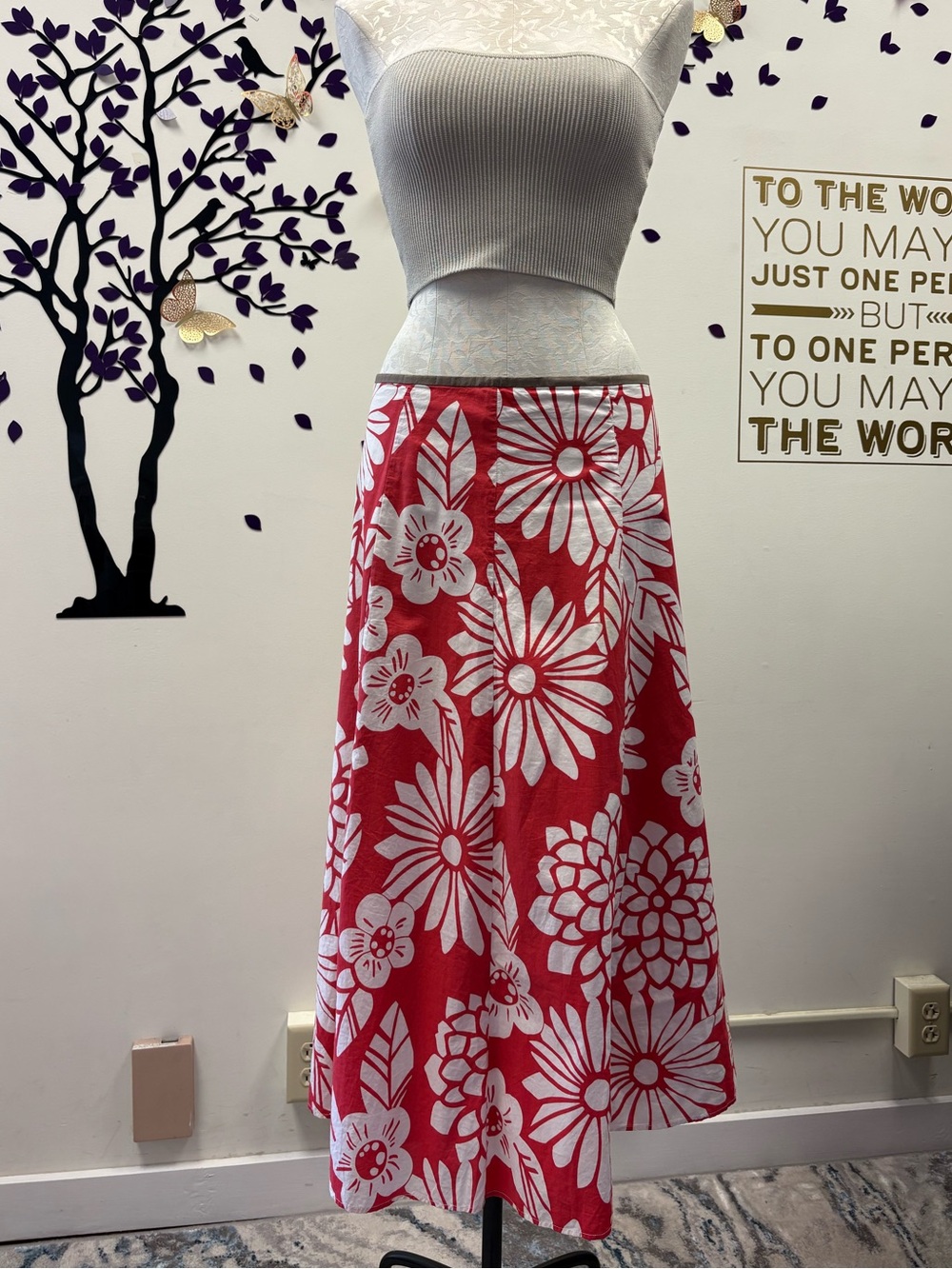 Boden Light Red and White Floral Maxi Skirt Size 10L 100% Cotton